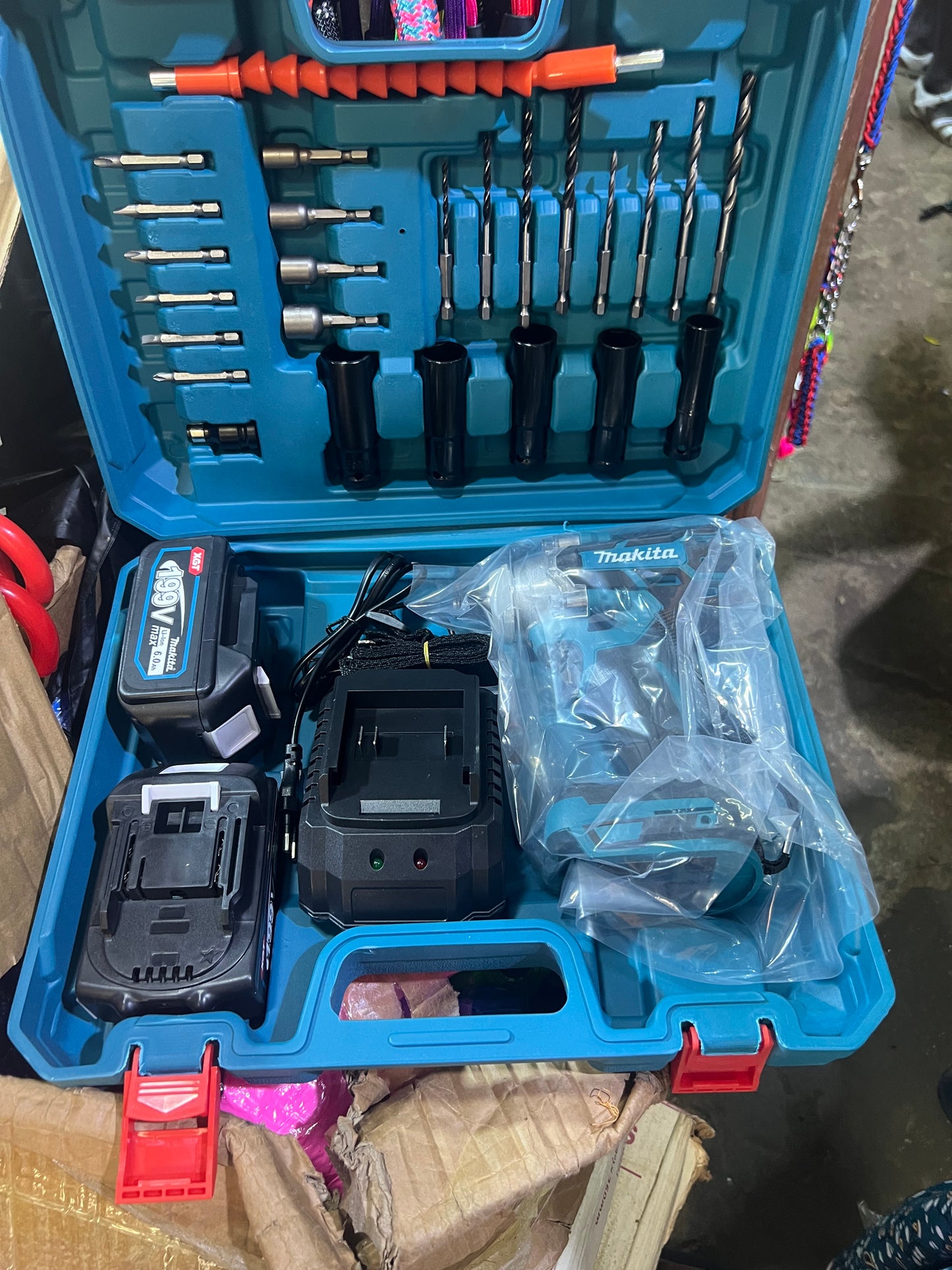 🔧 Perceuse Visseuse Électrique Sans Fil MAKITA 199V – Coffret Complet ⚡